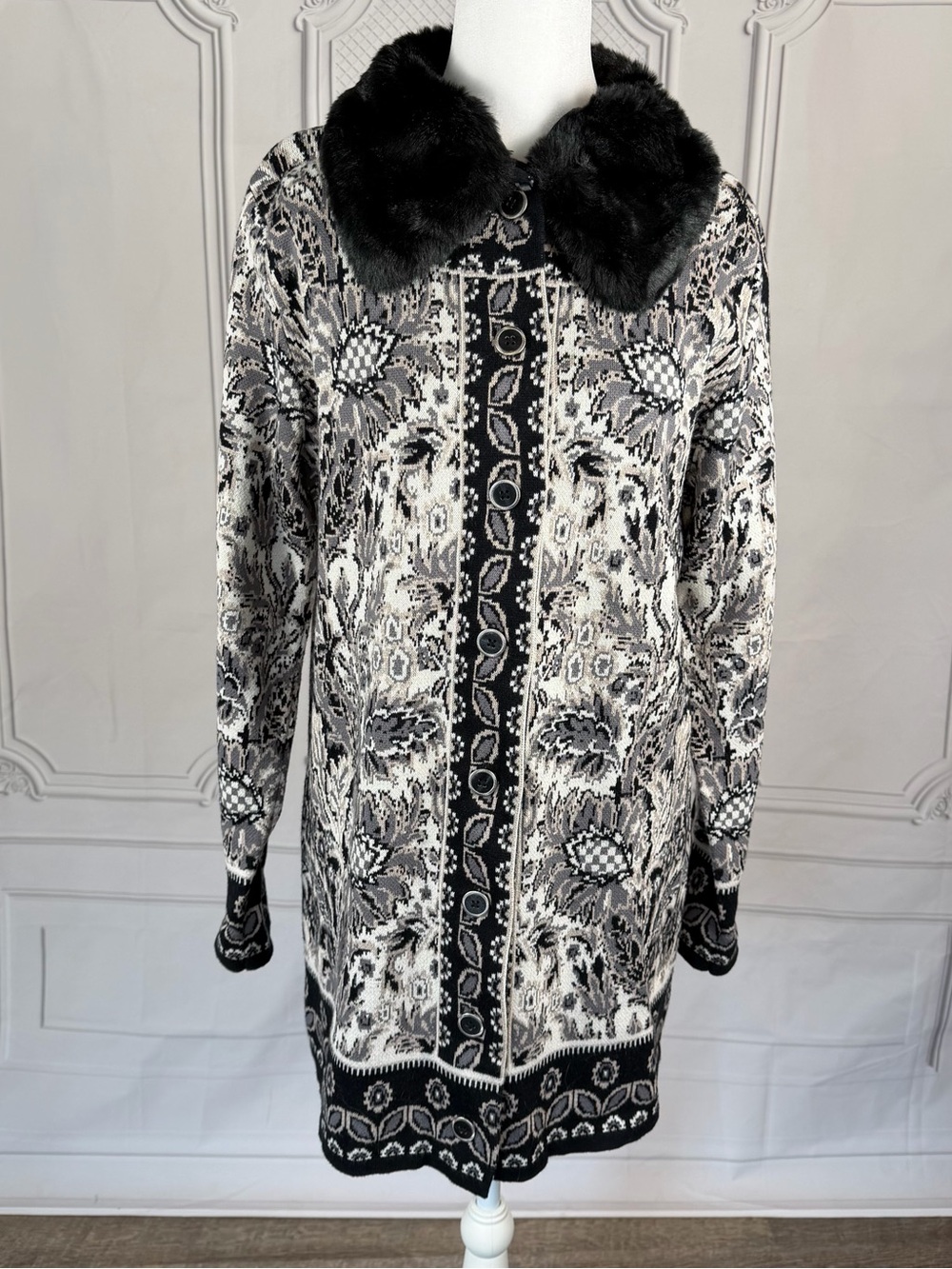 Isaac Mizrahi Live Sweater Coat Womens M Faux Fur Collar Floral Knit Statement
